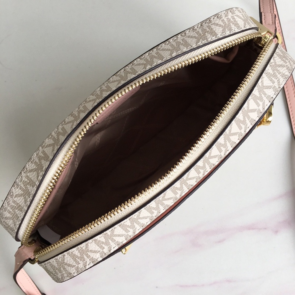 Michael Kors Jet Set Vanilla Blush Zip Crossbody Bag - Picture 8 of 8